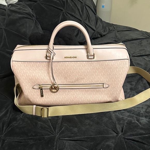 Michael Kors Handbags - Michael Kors Blush Pink Travel Bag